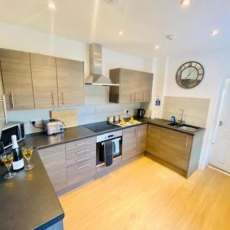 Cannock House ~ 4 Bedrooms All With Ensuite. Rugeley Eksteriør billede