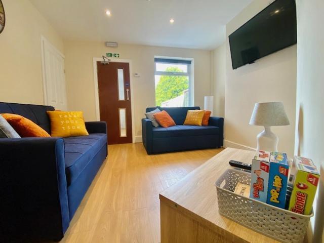 Cannock House ~ 4 Bedrooms All With Ensuite. Rugeley Eksteriør billede