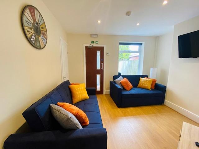 Cannock House ~ 4 Bedrooms All With Ensuite. Rugeley Eksteriør billede