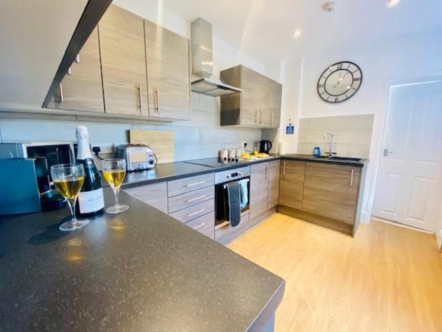 Cannock House ~ 4 Bedrooms All With Ensuite. Rugeley Eksteriør billede